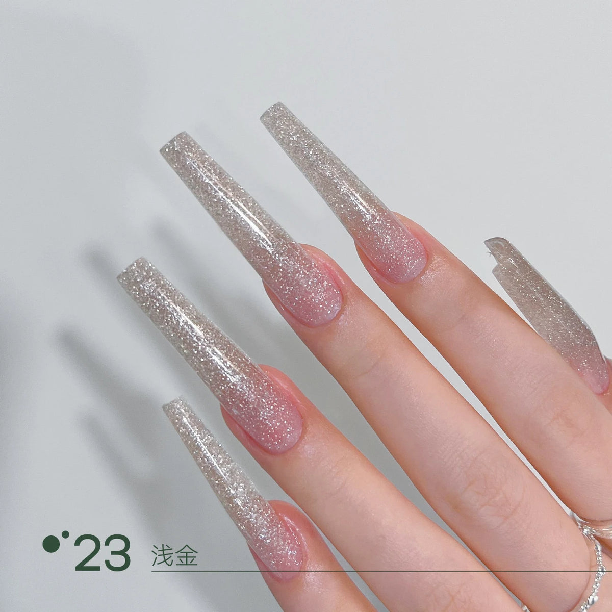 23浅金 swatch