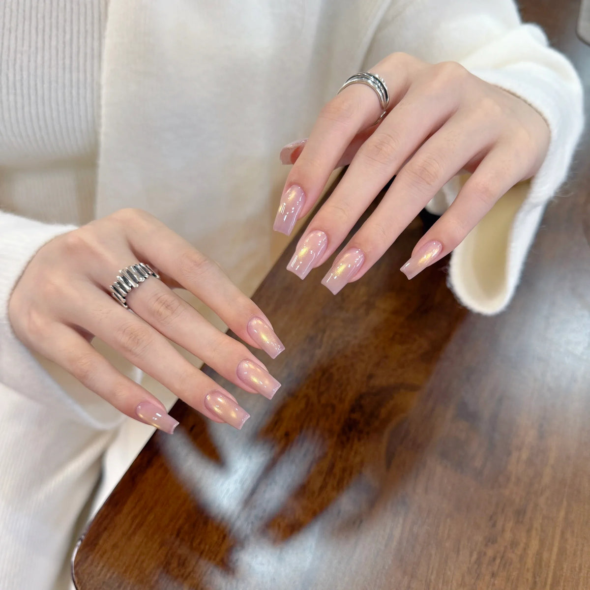 Amber Stream Cat Eye gel shade 02 on nails