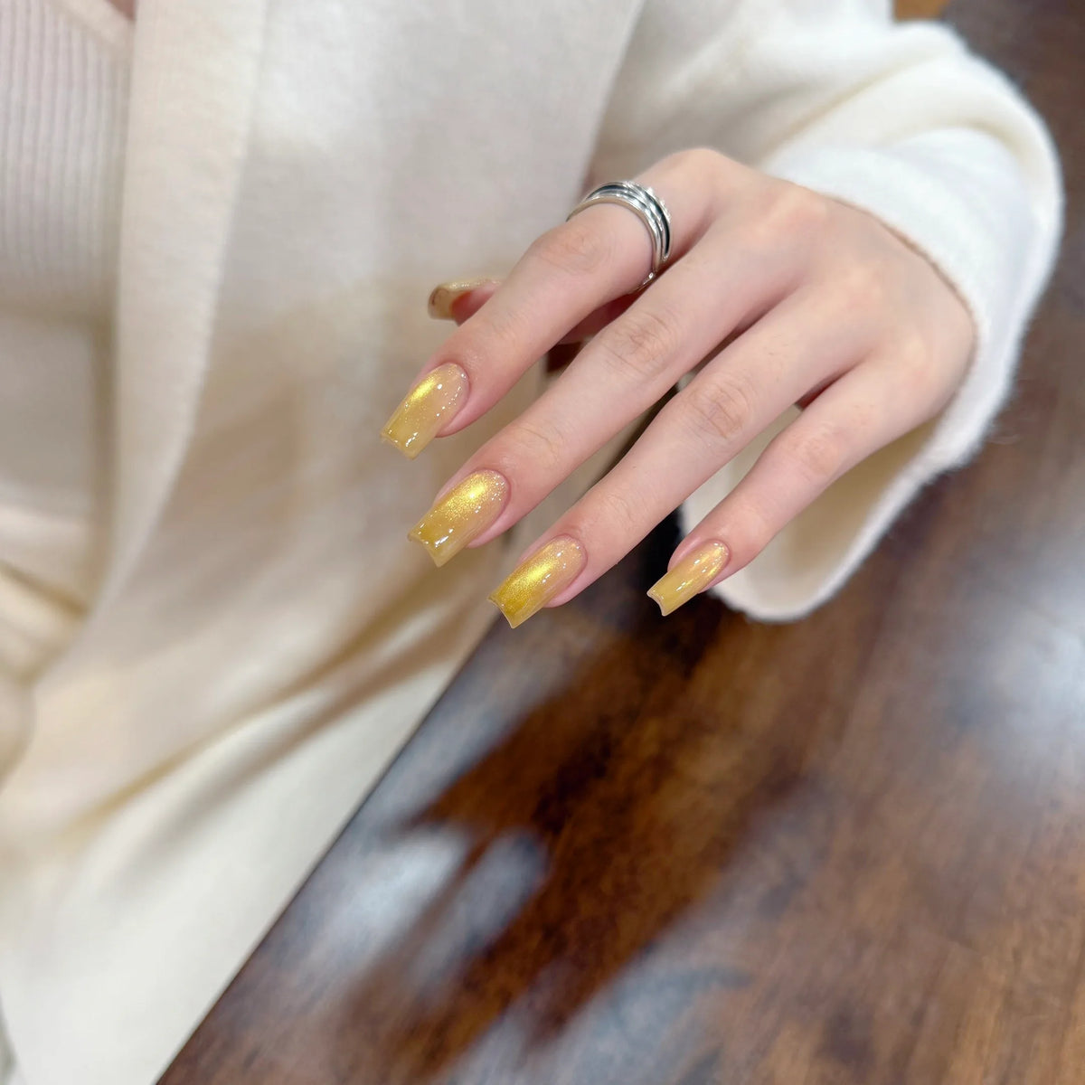 Amber Stream Cat Eye gel shade 04 on nails