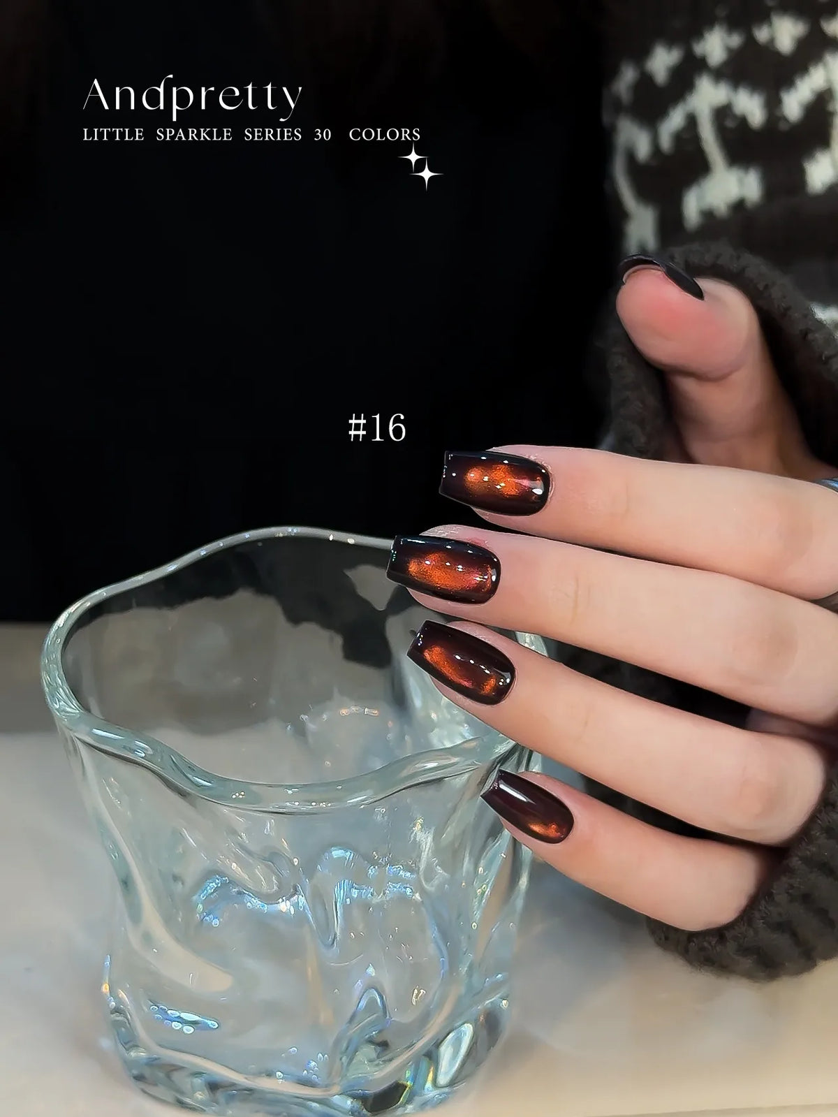 Little Sparkle 16 Azi on nails