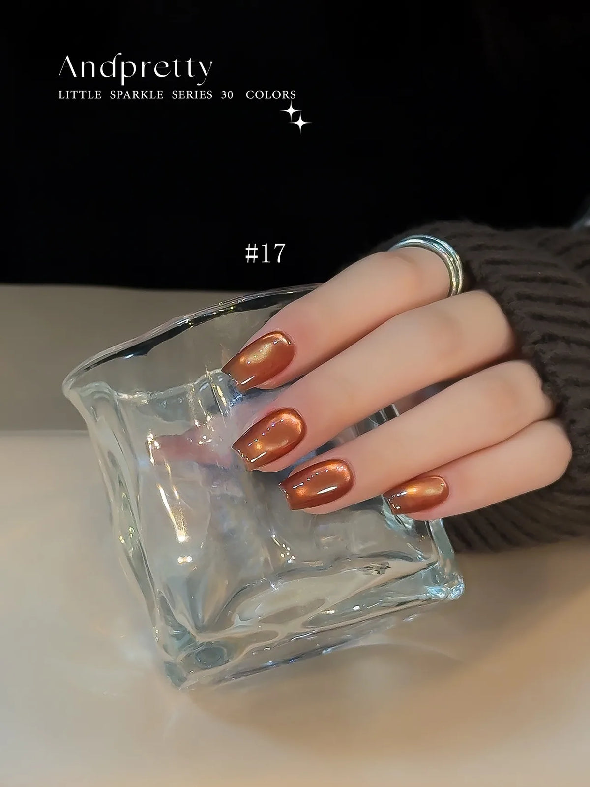 Little Sparkle 17 Queen on nails