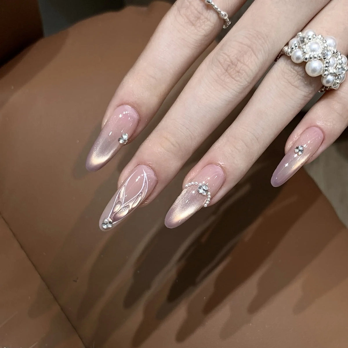 Cute Pet Cat Eye gel shade 07 on nails