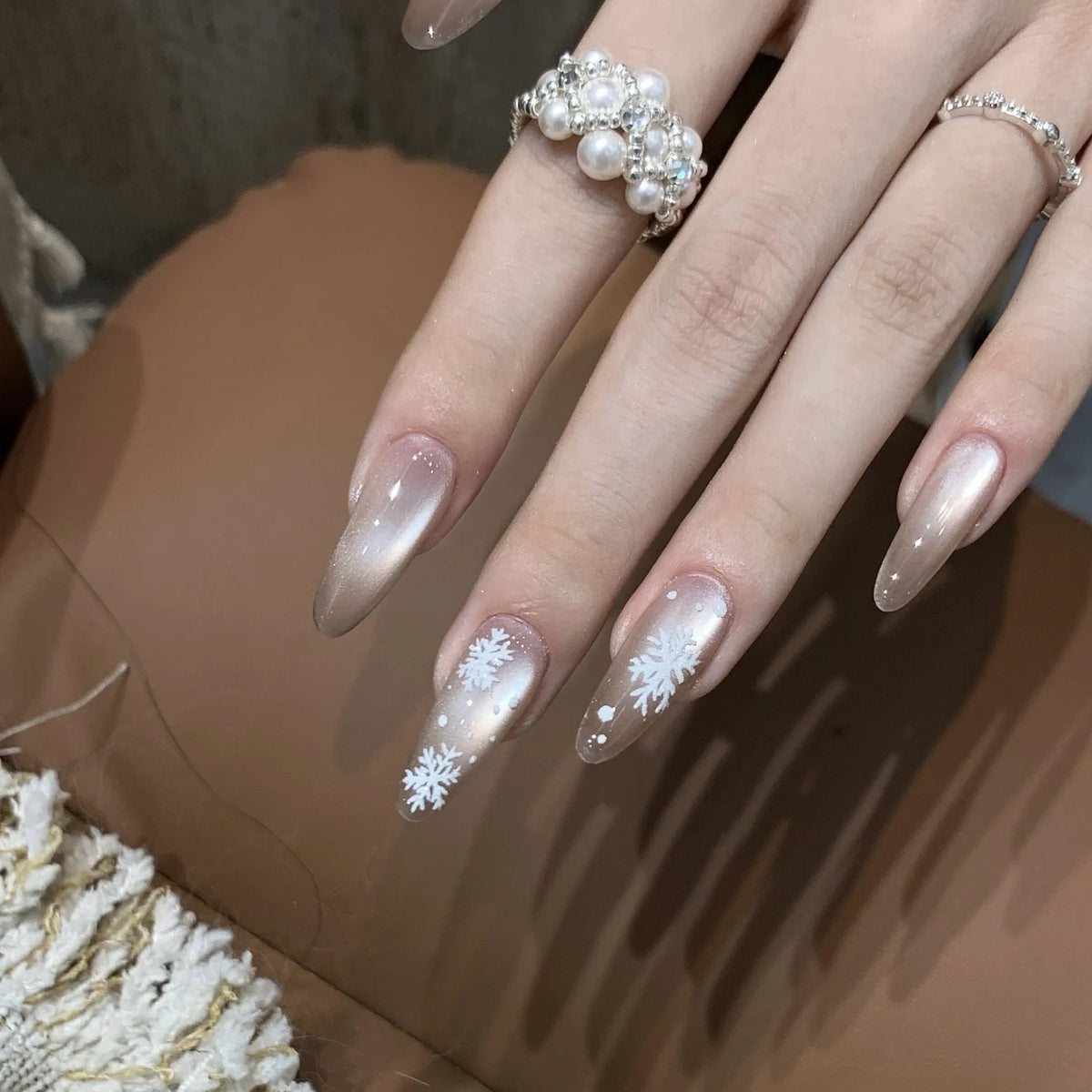 Cute Pet Cat Eye gel shade 10 on nails