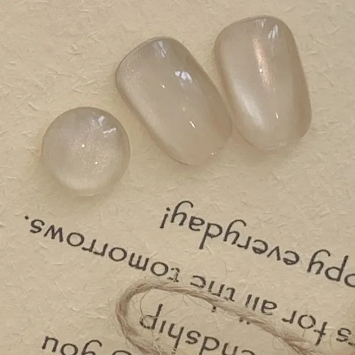 Karries Ice Jelly Cat Eye gel M25 swatch tips
