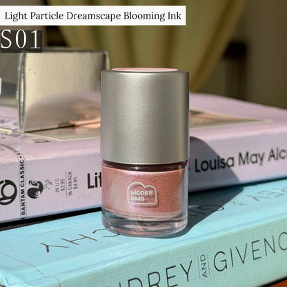 Light Particle Dreamscape glitter blooming ink, shade S01