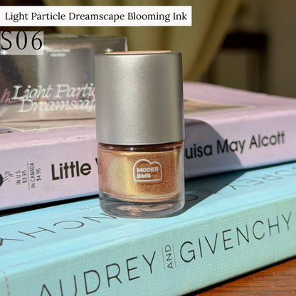 Light Particle Dreamscape glitter blooming ink, shade S06