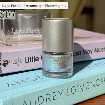 Light Particle Dreamscape glitter blooming ink, shade S07