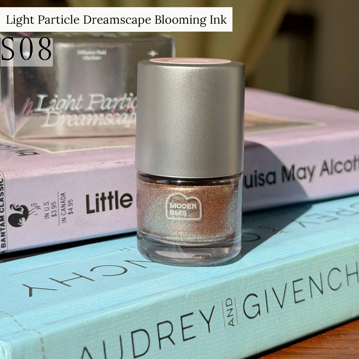 Light Particle Dreamscape glitter blooming ink, shade S08
