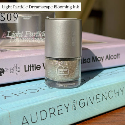 Light Particle Dreamscape glitter blooming ink, shade S09