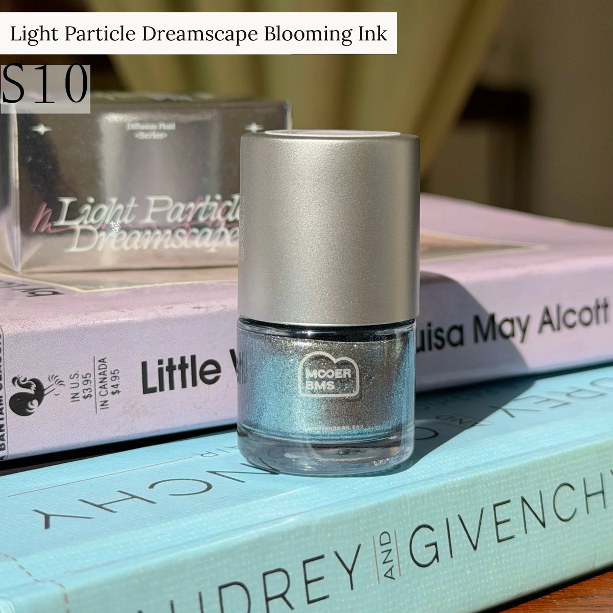 Light Particle Dreamscape glitter blooming ink, shade S10