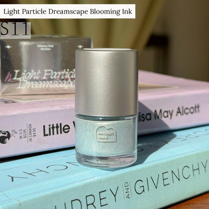 Light Particle Dreamscape glitter blooming ink, shade S11