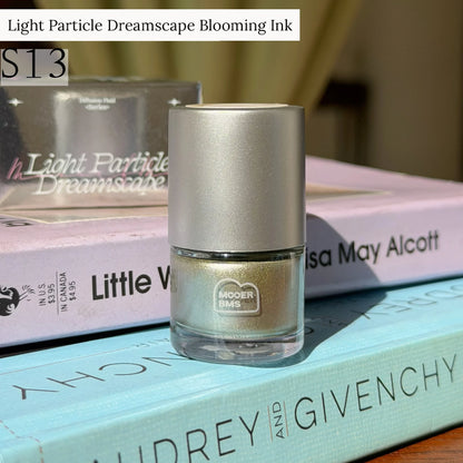 Light Particle Dreamscape glitter blooming ink, shade S13