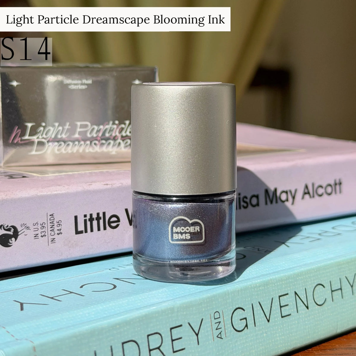 Light Particle Dreamscape glitter blooming ink, shade S14
