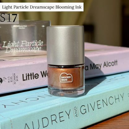 Light Particle Dreamscape glitter blooming ink, shade S17