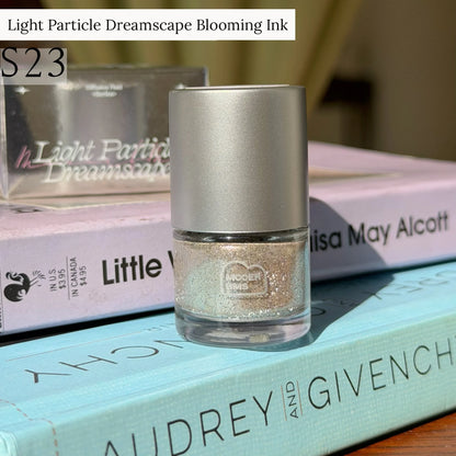 Light Particle Dreamscape glitter blooming ink, shade S23