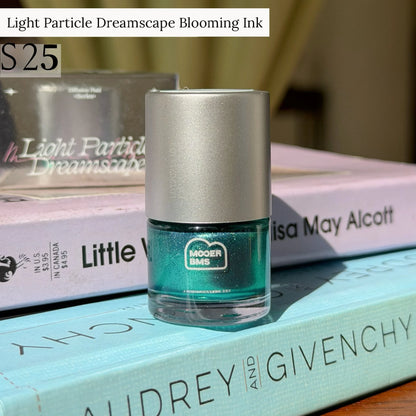 Light Particle Dreamscape glitter blooming ink, shade S25