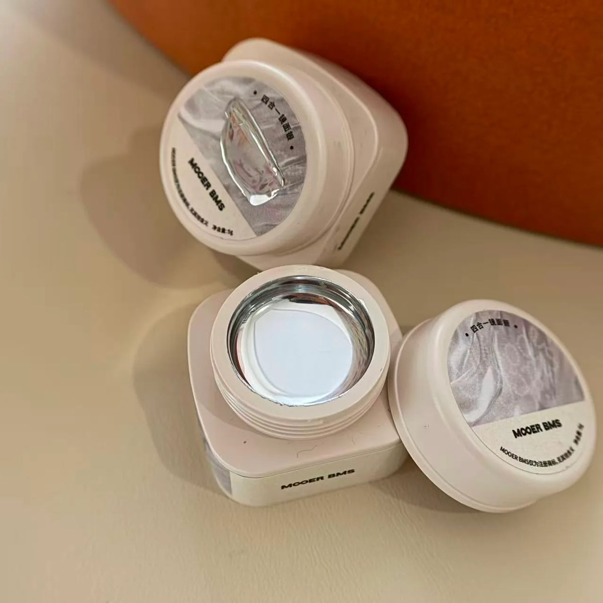 MOOER BMS 4-in-1 Mirror Silver gel jars, one open