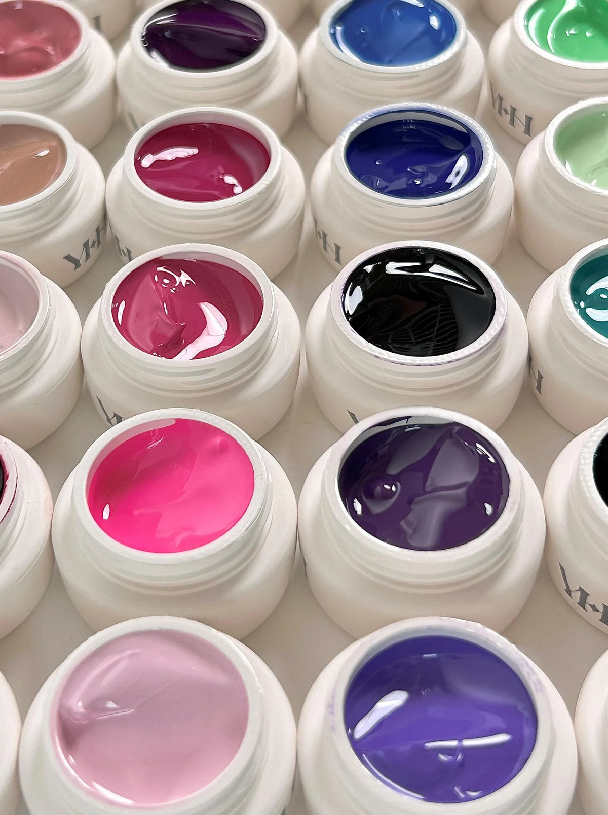 Close-up of open N Series gel jars