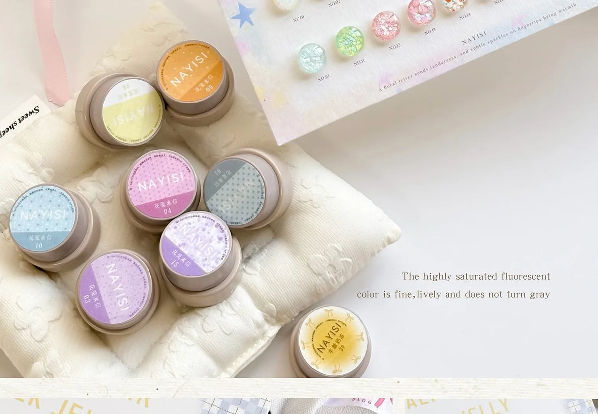 NAYISI jelly gel jars on a pillow
