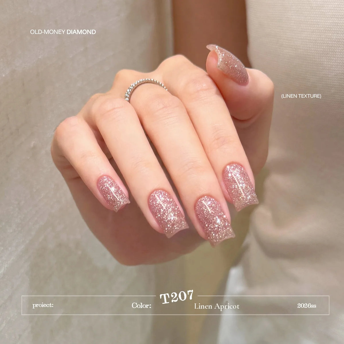 T207 Linen Apricot flash diamond gel on short square nails