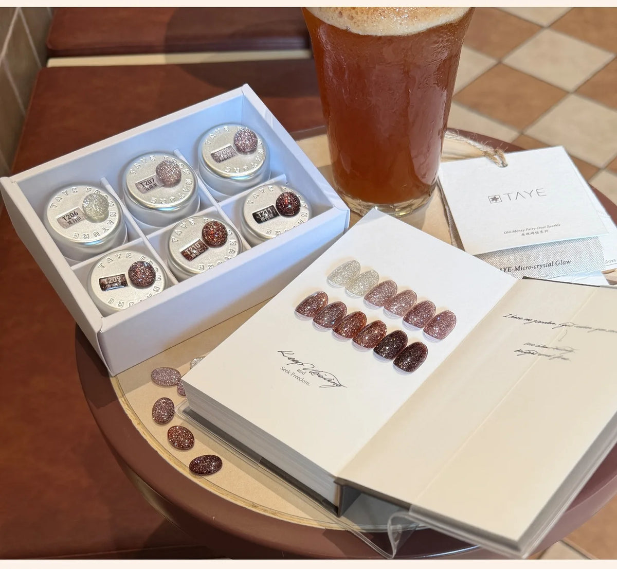 Gift box set with a painted swatch book