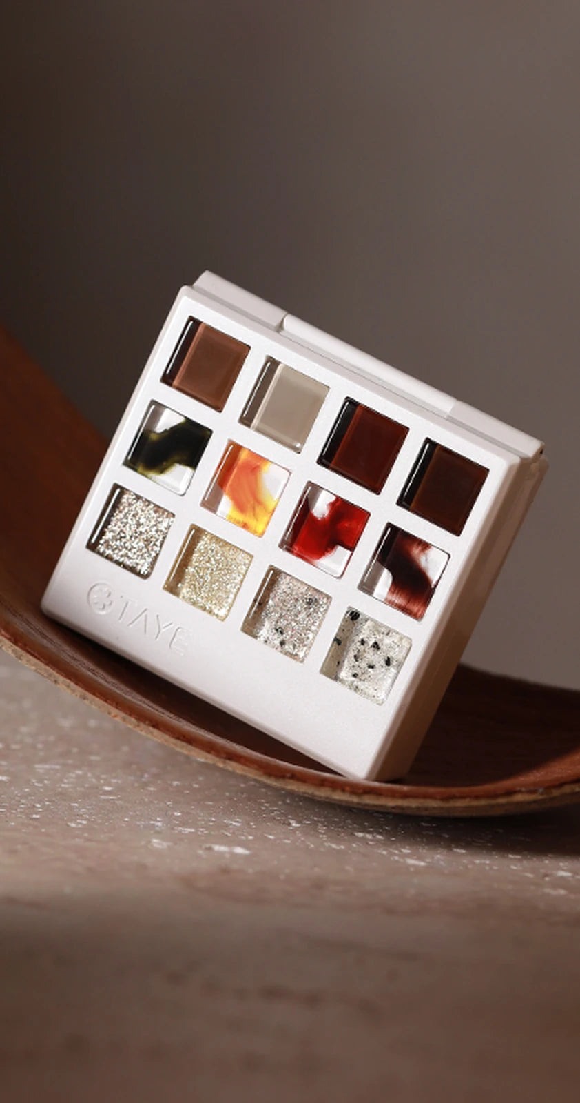 TAYE Amber Glow 12-Color Palette – Palette Product Shot