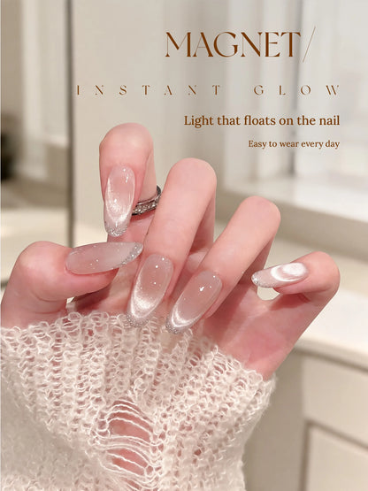 Watery Cat Eye light floating on the nail